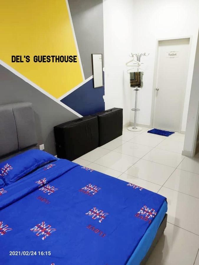 Del'S Guesthouse @ Southville Same Level With Pool Fits 8 Bangi Kültér fotó