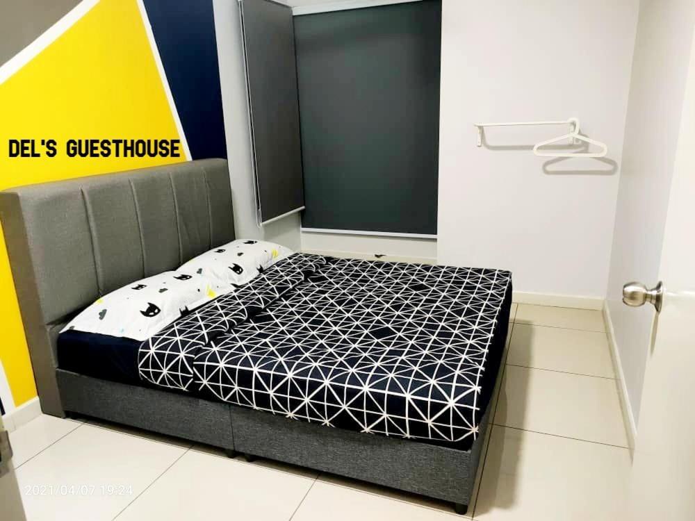Del'S Guesthouse @ Southville Same Level With Pool Fits 8 Bangi Kültér fotó