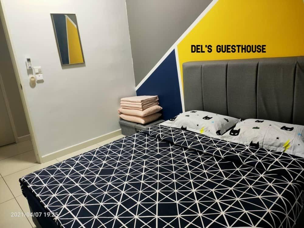 Del'S Guesthouse @ Southville Same Level With Pool Fits 8 Bangi Kültér fotó