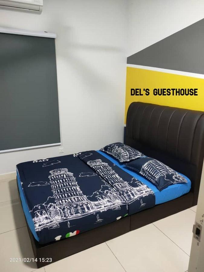 Del'S Guesthouse @ Southville Same Level With Pool Fits 8 Bangi Kültér fotó
